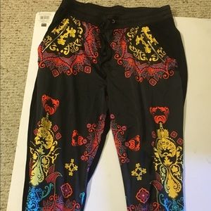 Bebe Floral crop pants